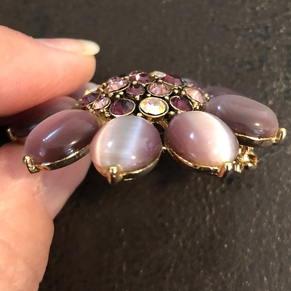 Vintage Monet pin - Picture 2 of 3